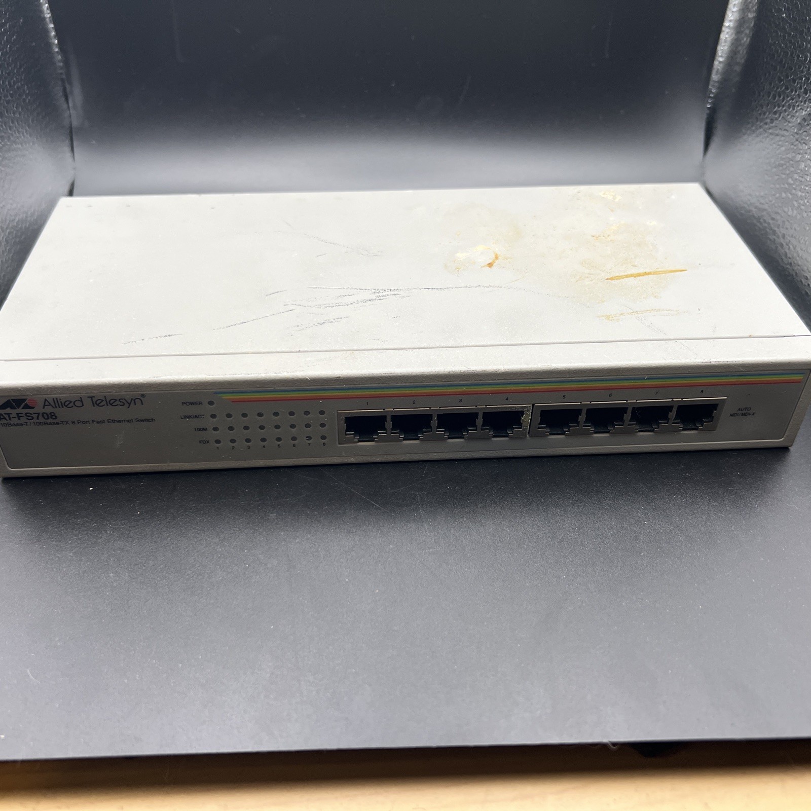 Allied Telesyn 8 Port Fast Ethernet Switch 10/100
