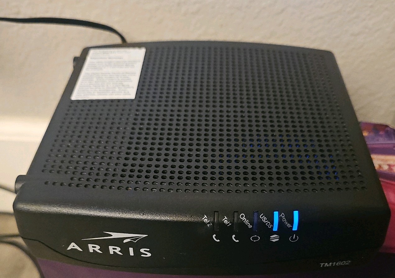 ARRIS TM1602A DOCSIS 3.0 Cable Modem w/ Digital Voice, 960Mbps with cat 5e cable