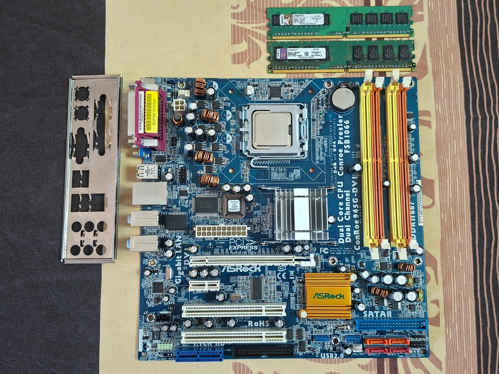 ASRock ConRoe945G-DVI Socket 775+CPU Intel Pentium 4 641+1,5GB DDR2 SDRAM+BP.