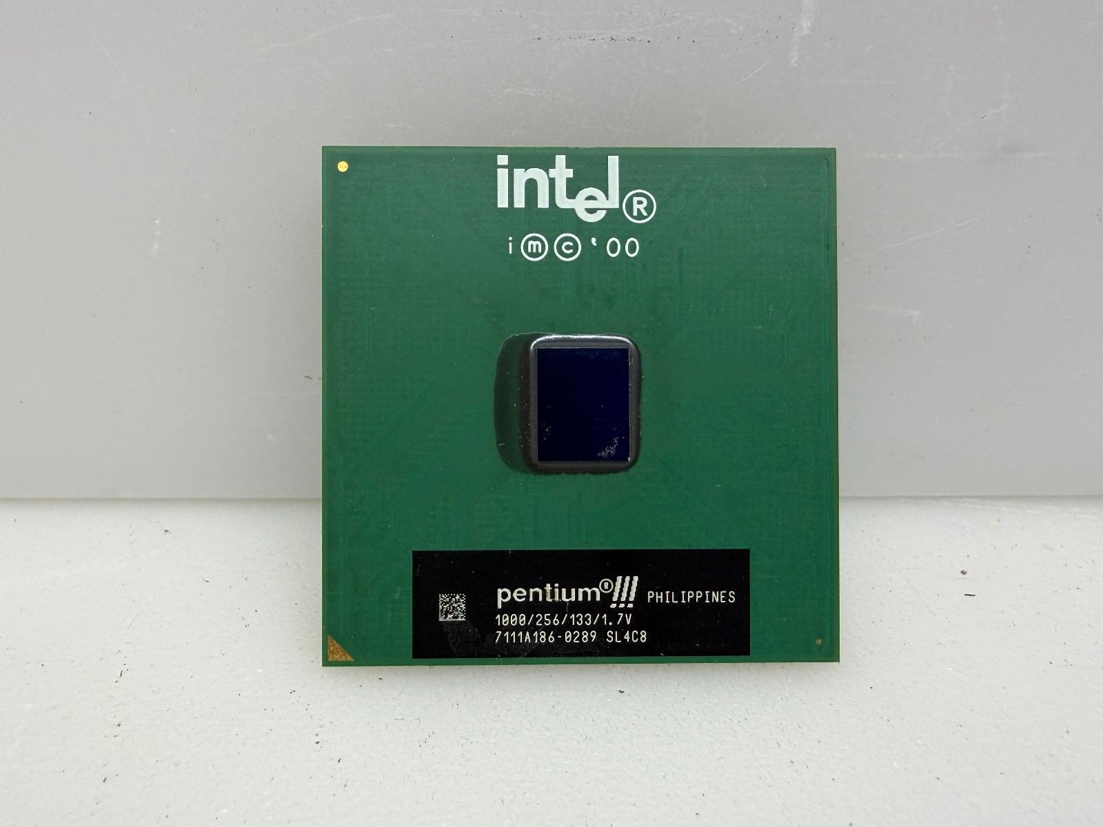 Intel Pentium III 1GHz FSB 133MHz Socket 370 CPU with 
