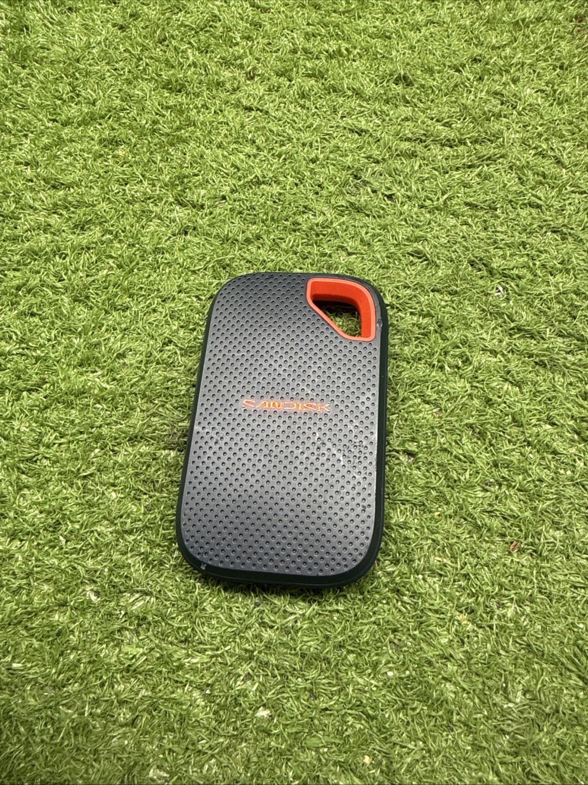 SanDisk External Extreme Portable SSD 4TB USB-C to USB-C SSD. Cs