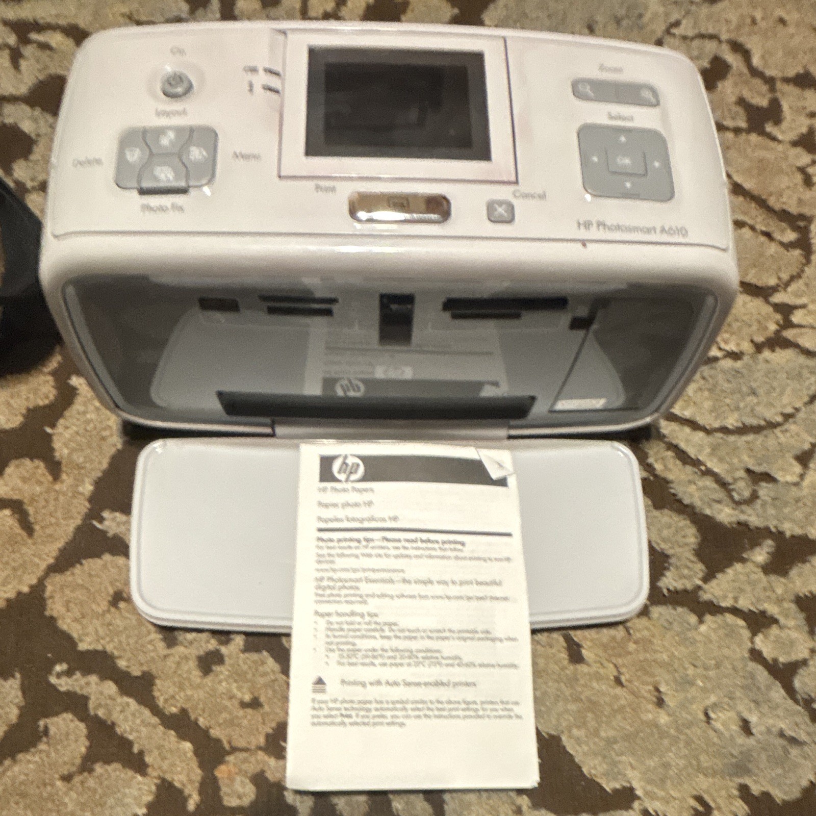 HP Photosmart A610 Compact Inkjet Color Digital Photo Printer w/ Case Guide