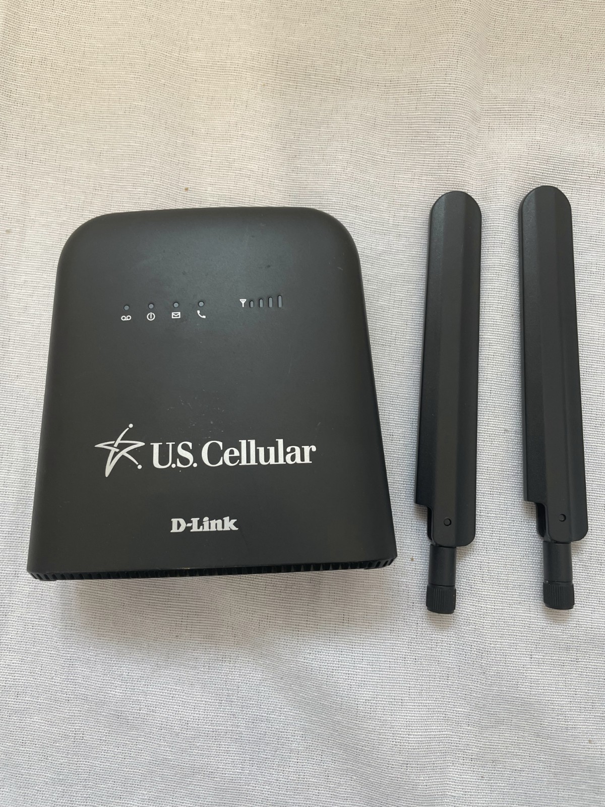 D-LINK DWR-920V U.S. Cellular Home & Business Phone/Missing cables/without power