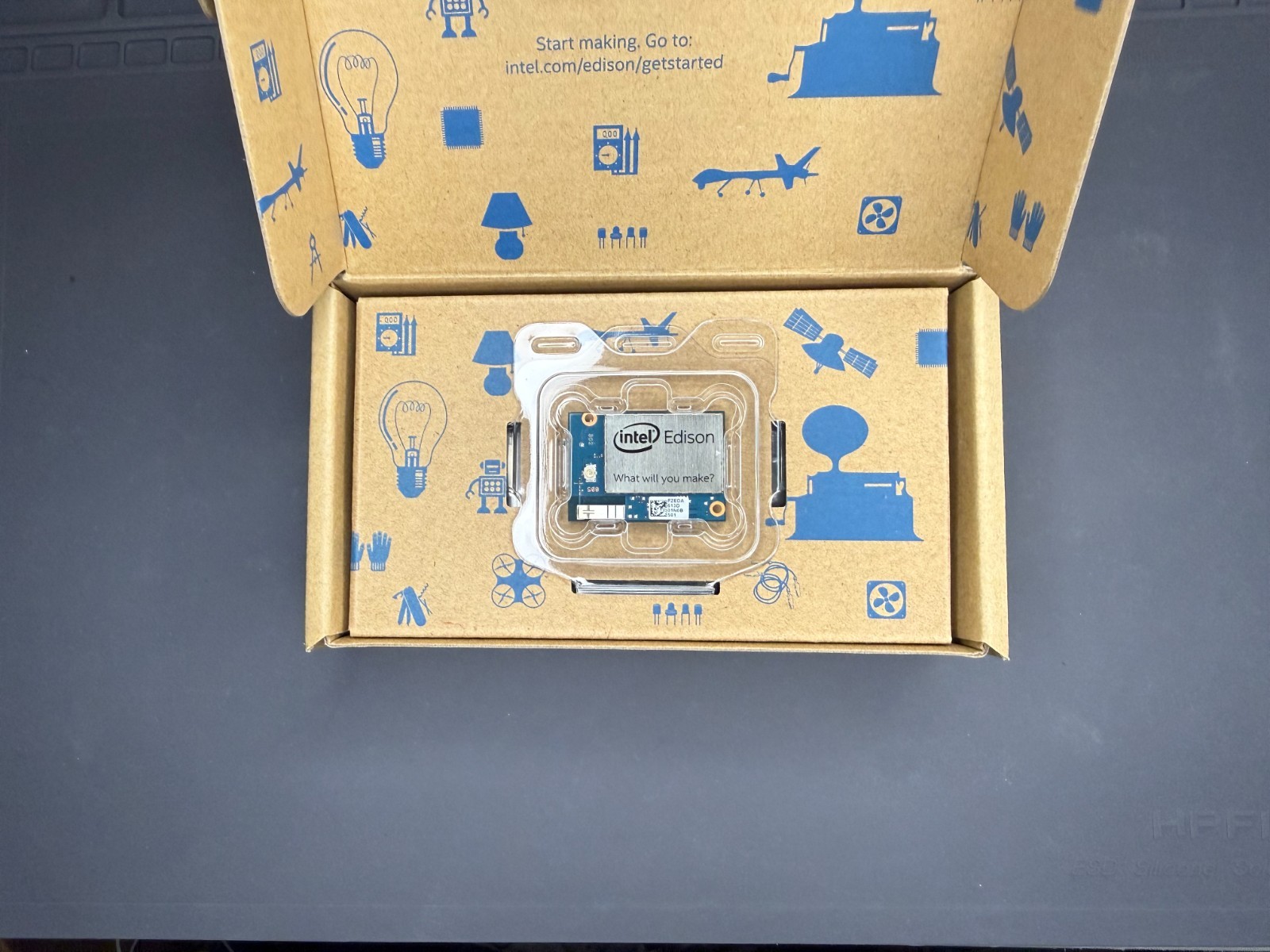 Intel Edison Arduino Development Kit – Complete w/ Edison Module & Board