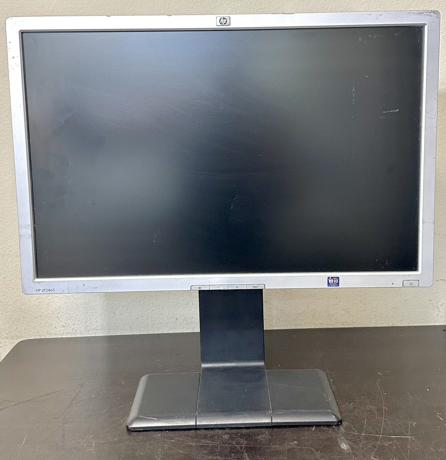 HP LP2465 Flatscreen LCD Monitor w/ Stand Active Matrix TFT 1920x1200 Resolution