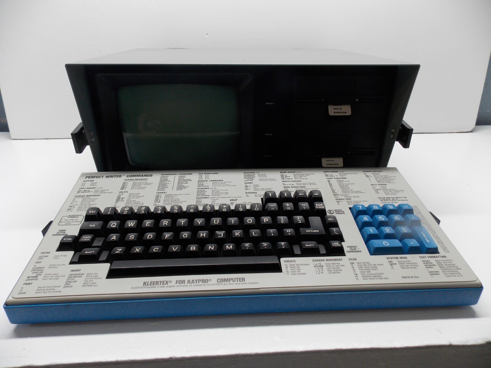 VINTAGE 1983 KAYPRO II PORTABLE COMPUTER ~ WORKS ~ EXCELLENT CONDITION *