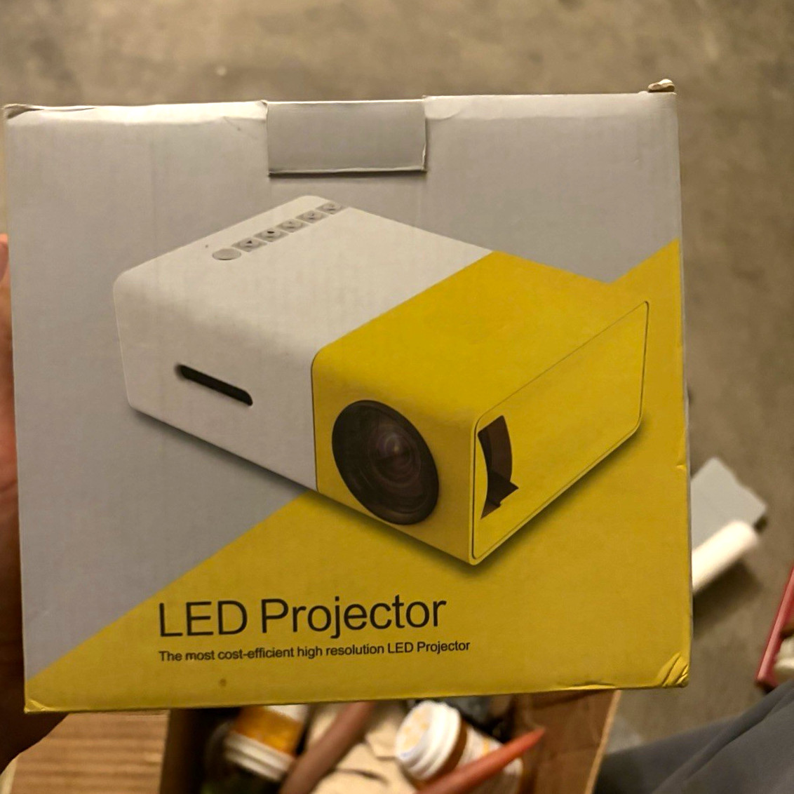 LED Projector TFT LCD Desktop 4:3 320x240 800:1 Contrast Yellow/White