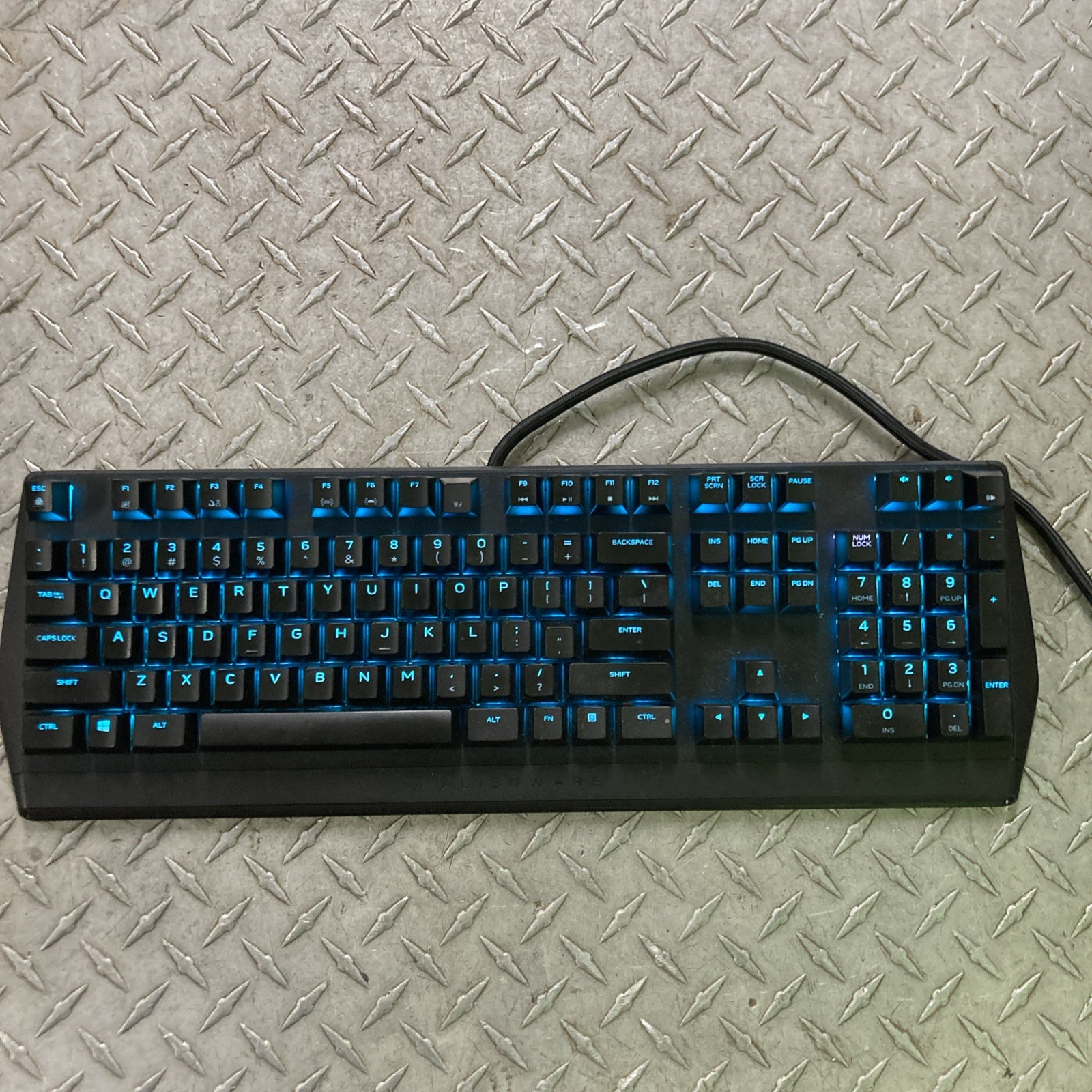 Alienware AW410K RGB mechanical Gaming Keyboard Tested 