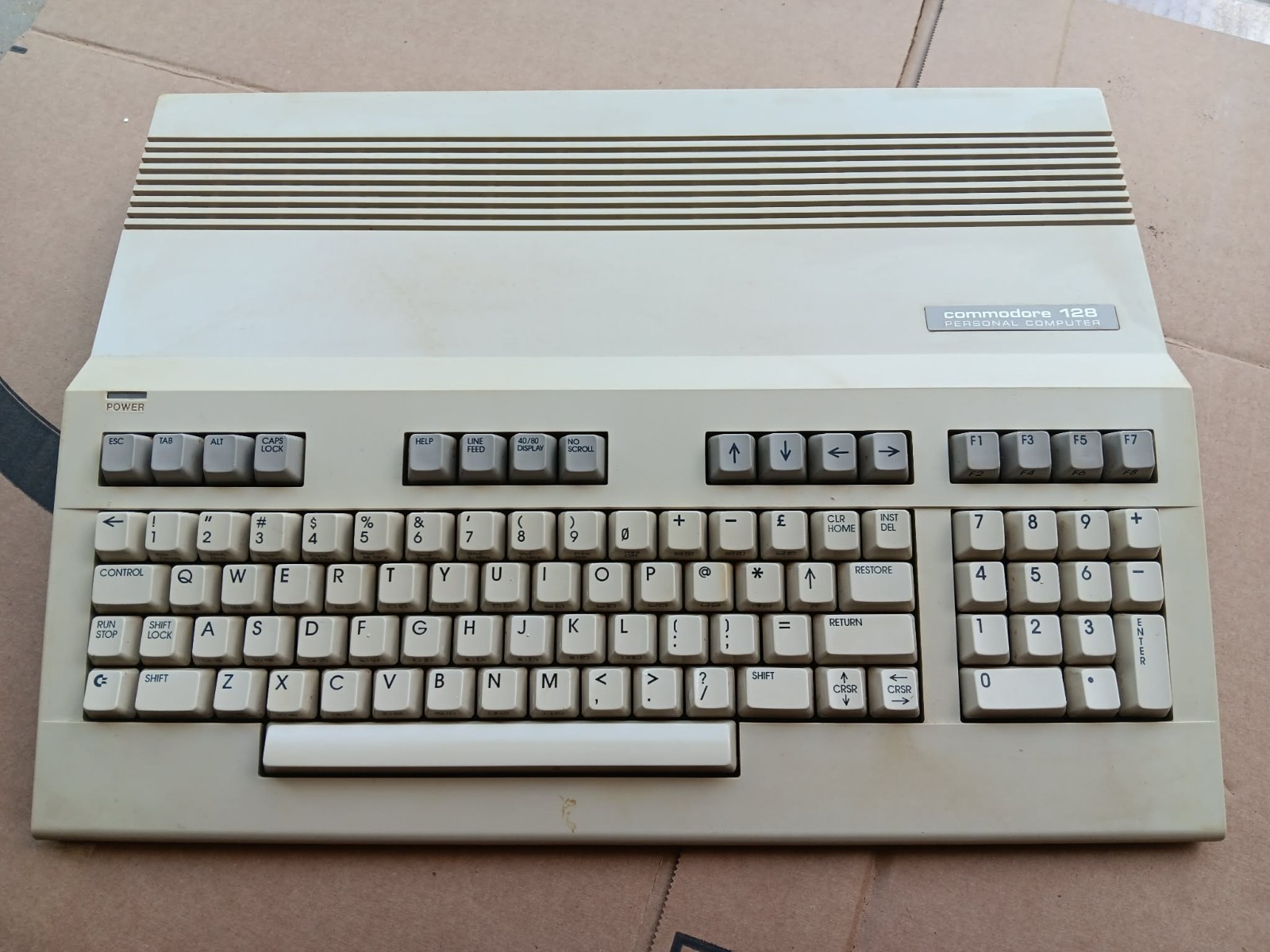  Commodore 8-Bit Retro Lot (C64C Boxed, C128s, 1541 Drive)