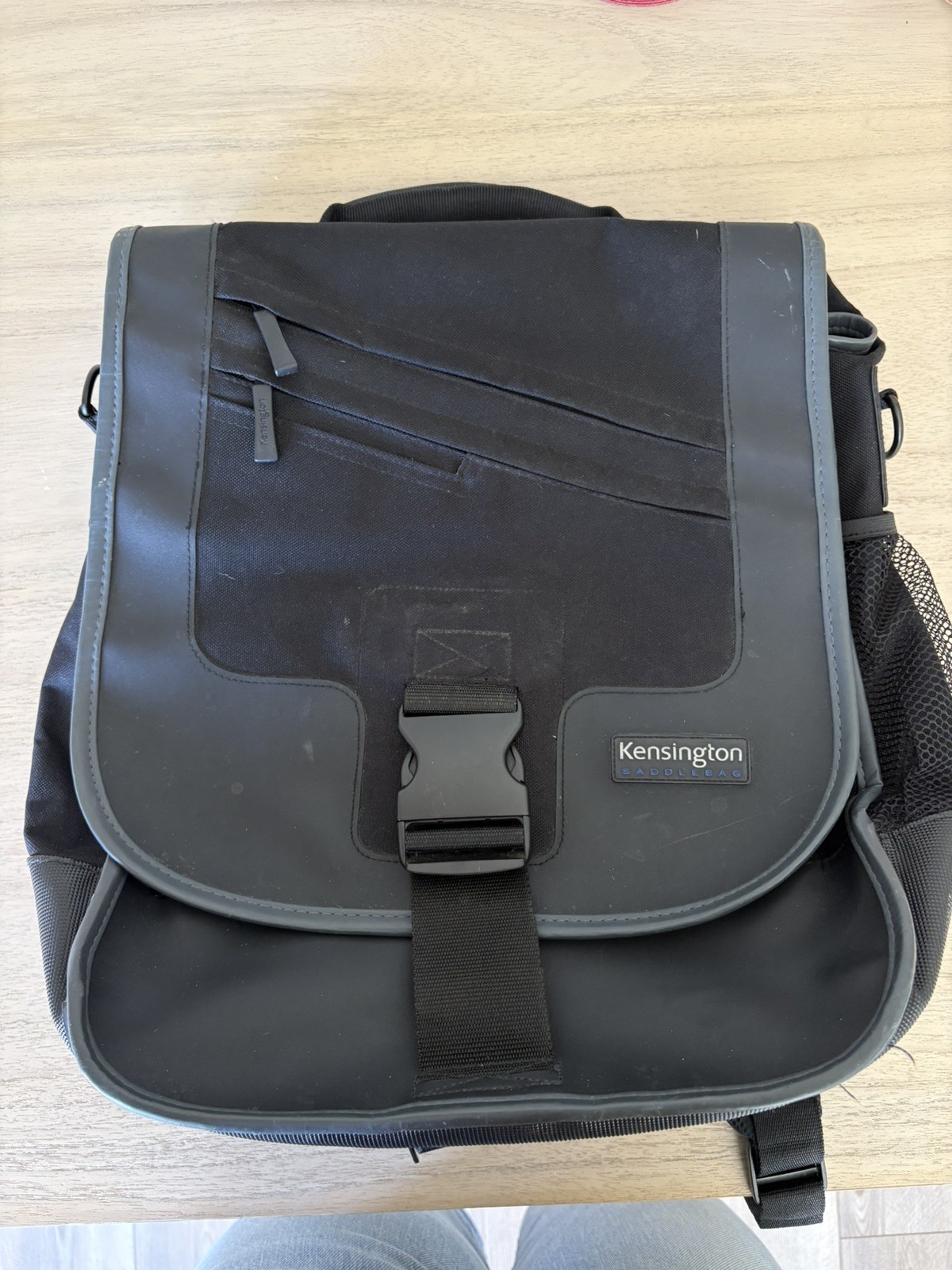 Kensington Saddlebag Laptop Notebook Backpack Carrying Case Black Laptop Bag