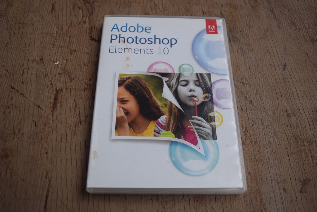 Ad0be Photoshop Elements 10 for PC & Mac - Serial Number Included - Used