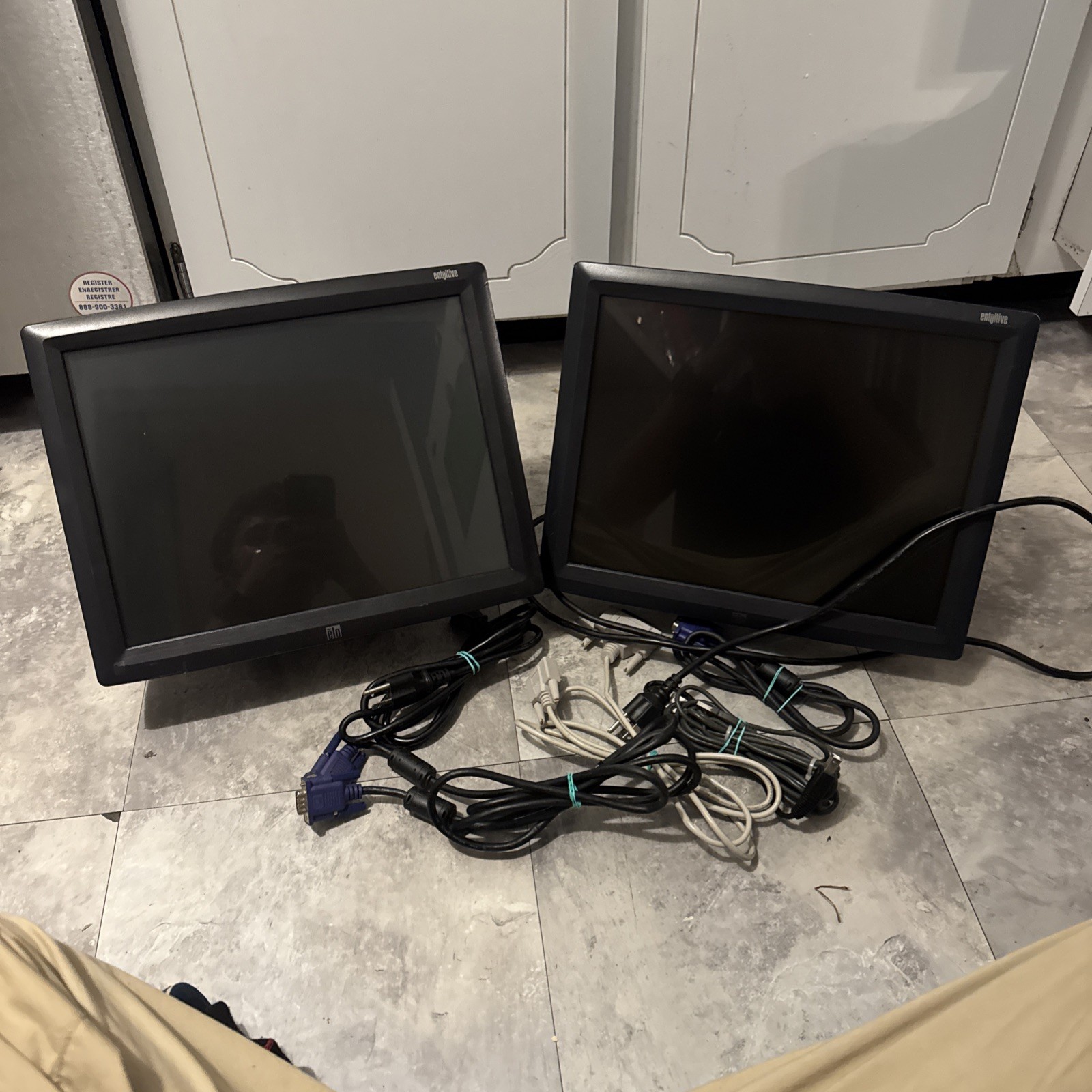 Lot 2  ELO TouchSystems MPR II Entuitive touch monitor  POS point sale