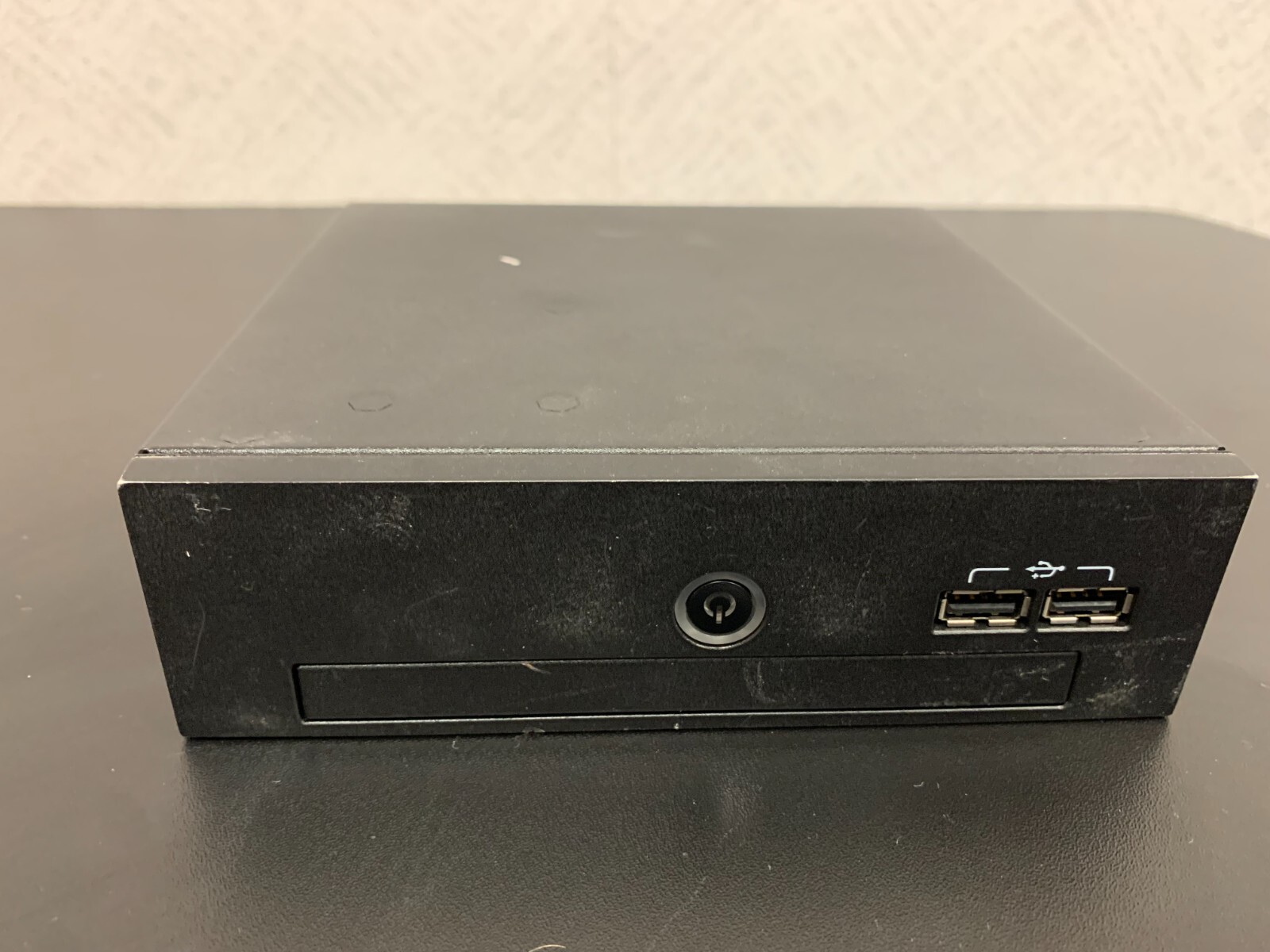 AOpen Digital Engine DE7000 Ruggedized Media Player Pentium T4400 4GB RAM 320GB