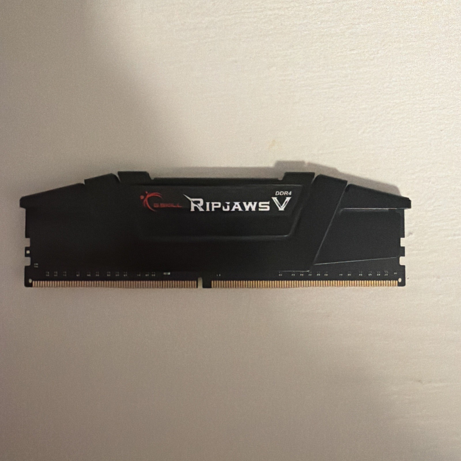 G Skill Ripjaws V Series RAM 2 x 8GB DDR4-3200 1.35v Intel XMP 2.0 