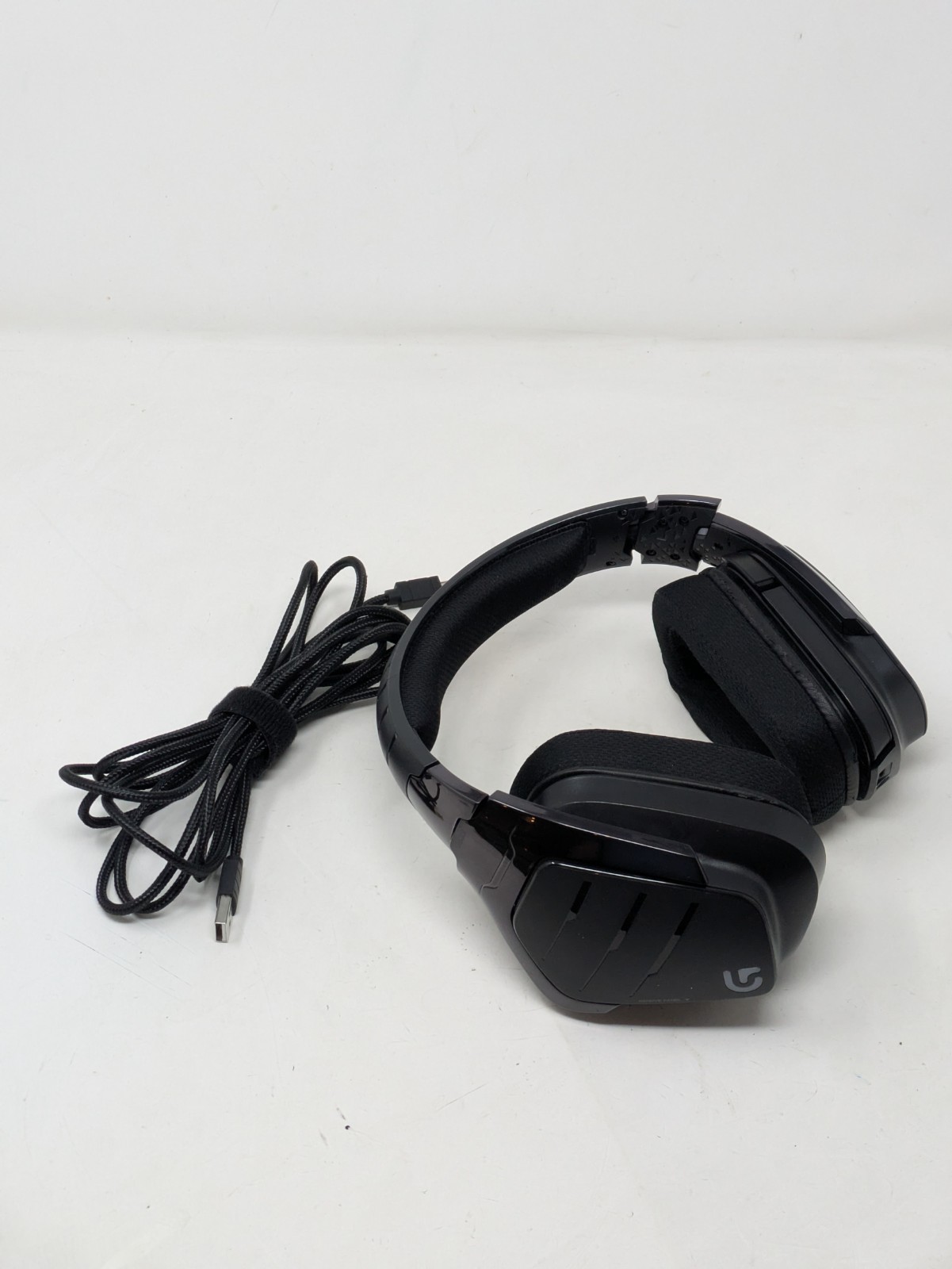 Logitech G633 Artemis Spectrum RGB 7.1 Surround Sound Gaming Wired Headset