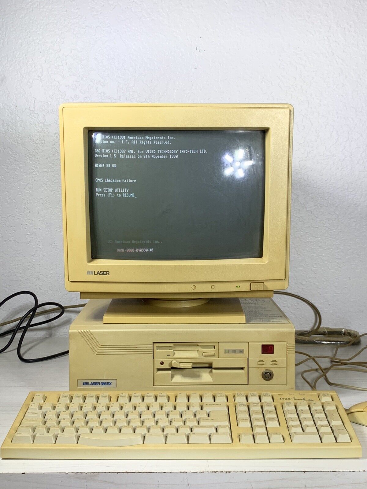 Vintage Laser 386sx Computer  with Monitor Keyboard Mouse Floppys Books