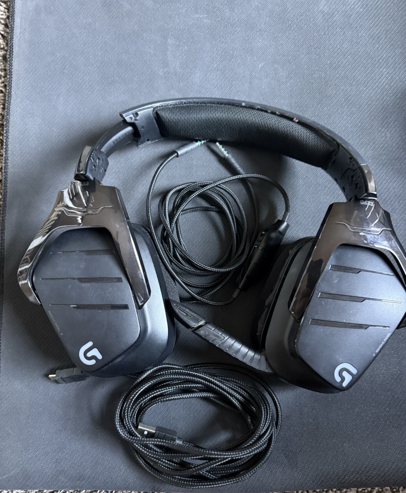 Logitech G633 USB Over-Ear Headset Black Headband w/ Boom Mic Double