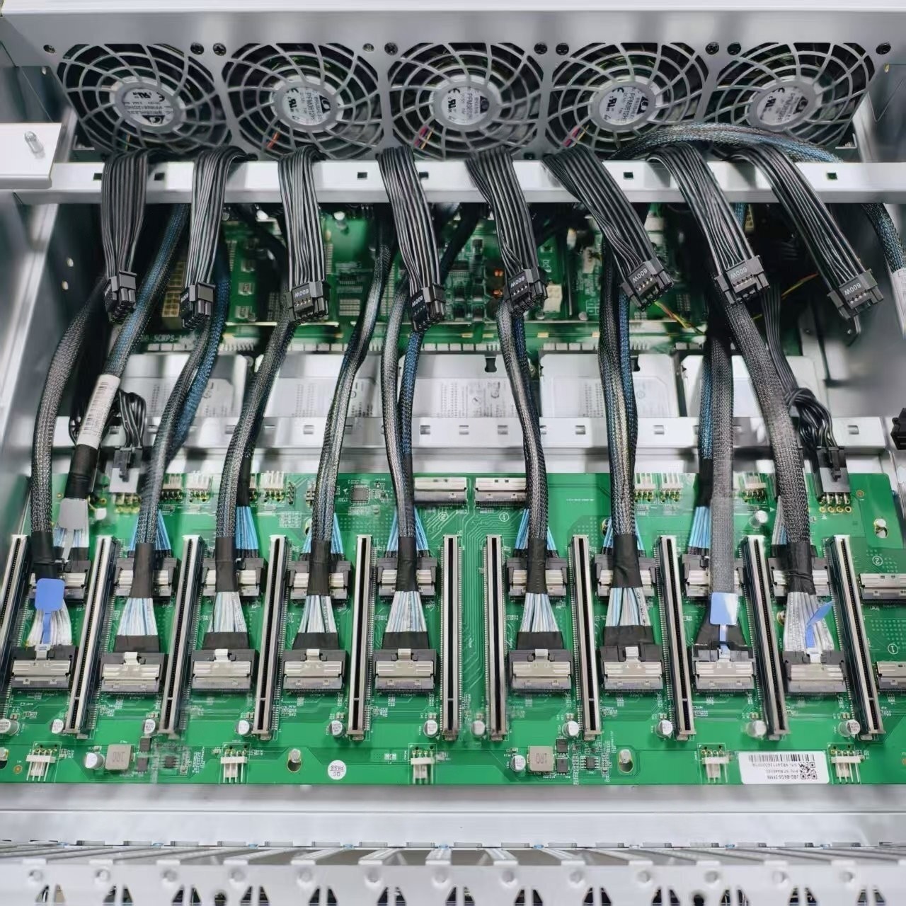 ASRock RACK ROME2D32GM-2T 4U 8GPU PCIe 5.0 X16 Bandwidth  Support 8 * A100 H100