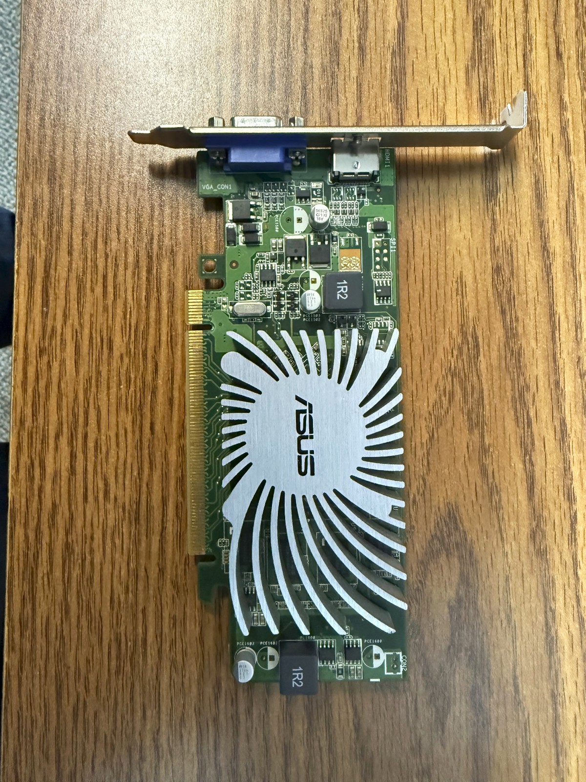 Asus ATI Radeon HD 7470 1 GB DDR3 PCI Express x16 Video Card HD7470-SL-1GD3/DP
