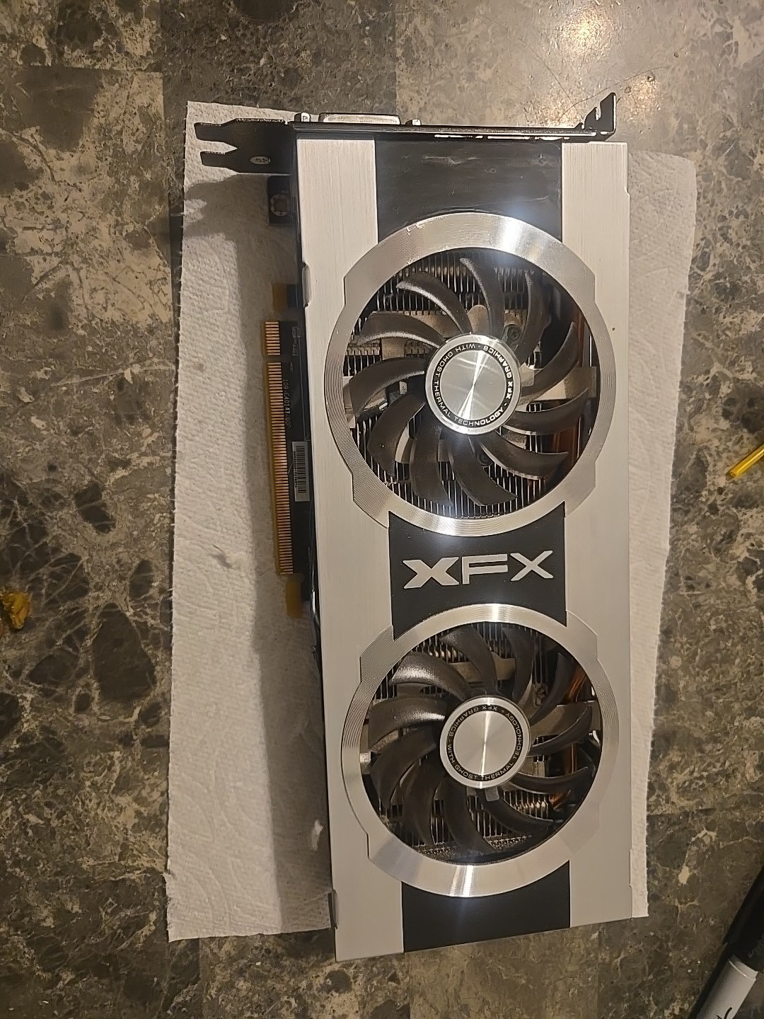 XFX R7800 Series  GHOST  GDDR5 with 1024 cores, 64 TMUs, and 32 ROPs.