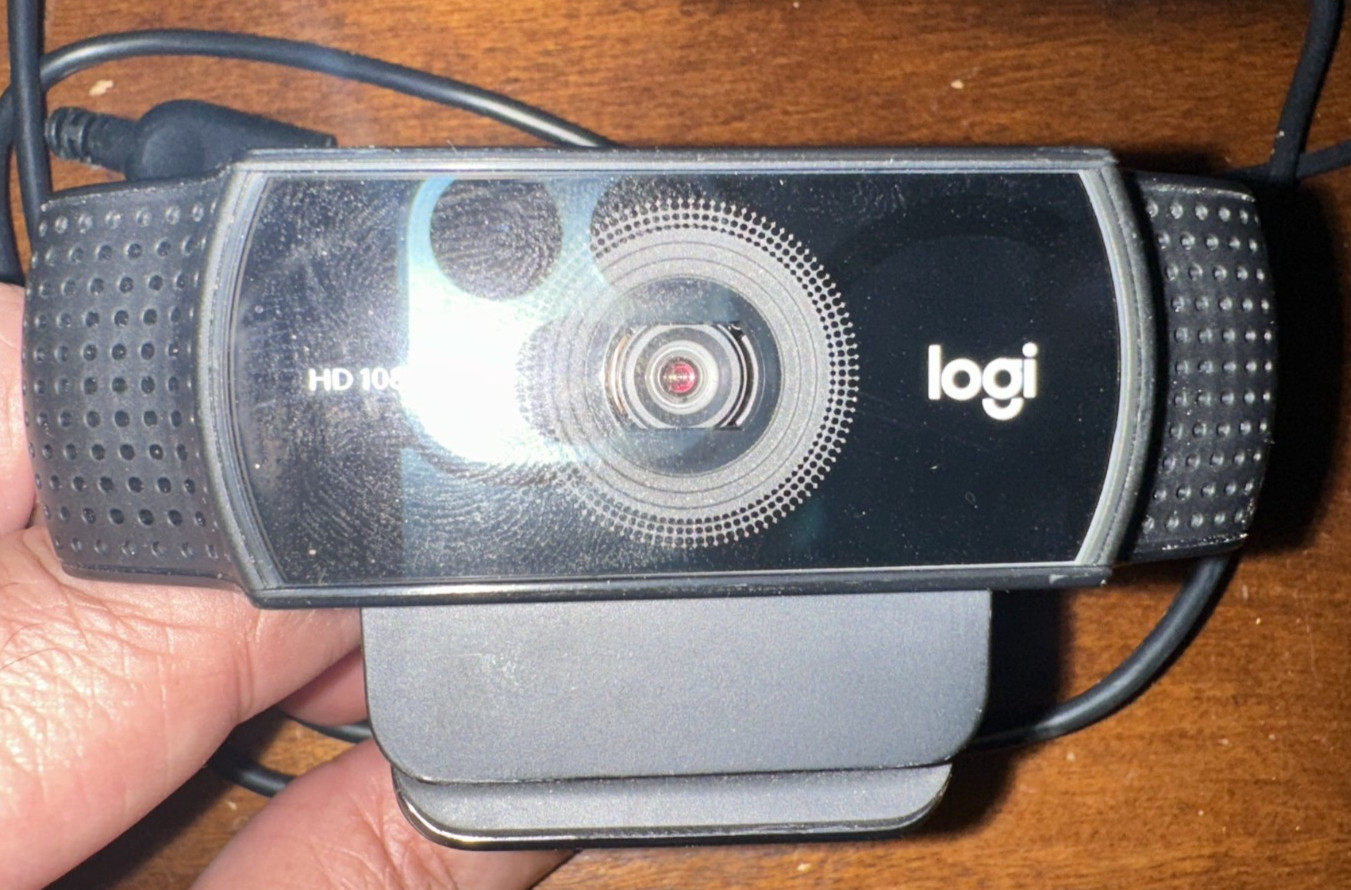 Authentic Logitech C920s Pro HD 1080p Webcam