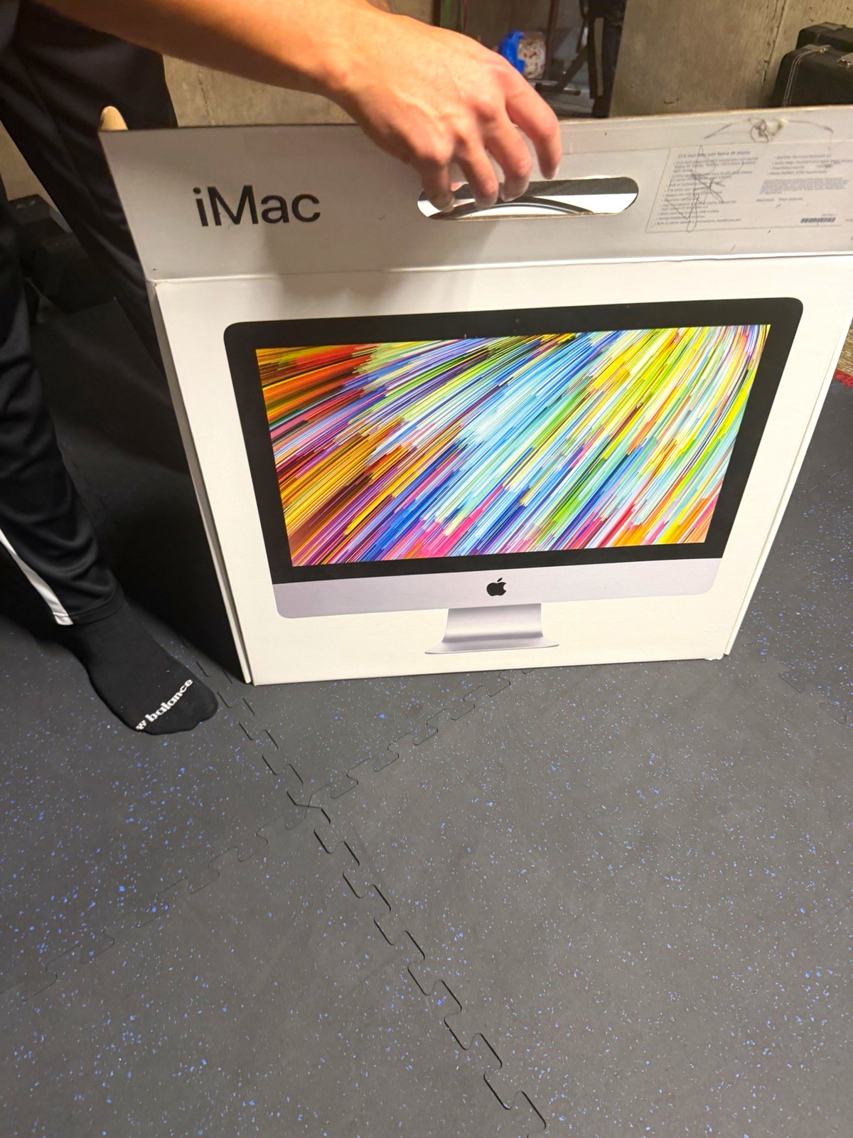 Apple iMac 21.5in Retina 4K 2017 i5 3.0GHz 8GB 256GB SSD Radeon 555
