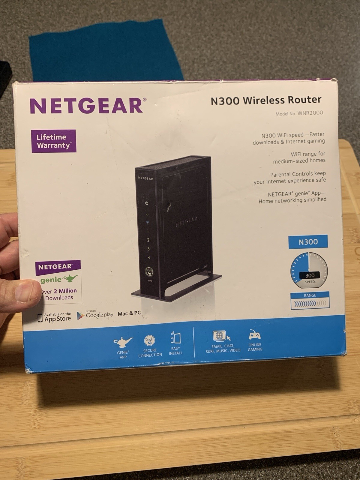 Netgear N300 300 Mbps 4-Port 10/100 Wireless N Router (WNR2000) New Open Box