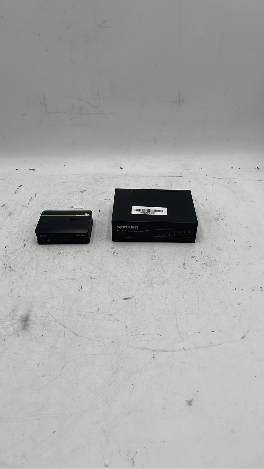 Intellinet Model 561204 802.3at 8-Port Gigabit Ethernet PoE+ Switch LOT OF 2