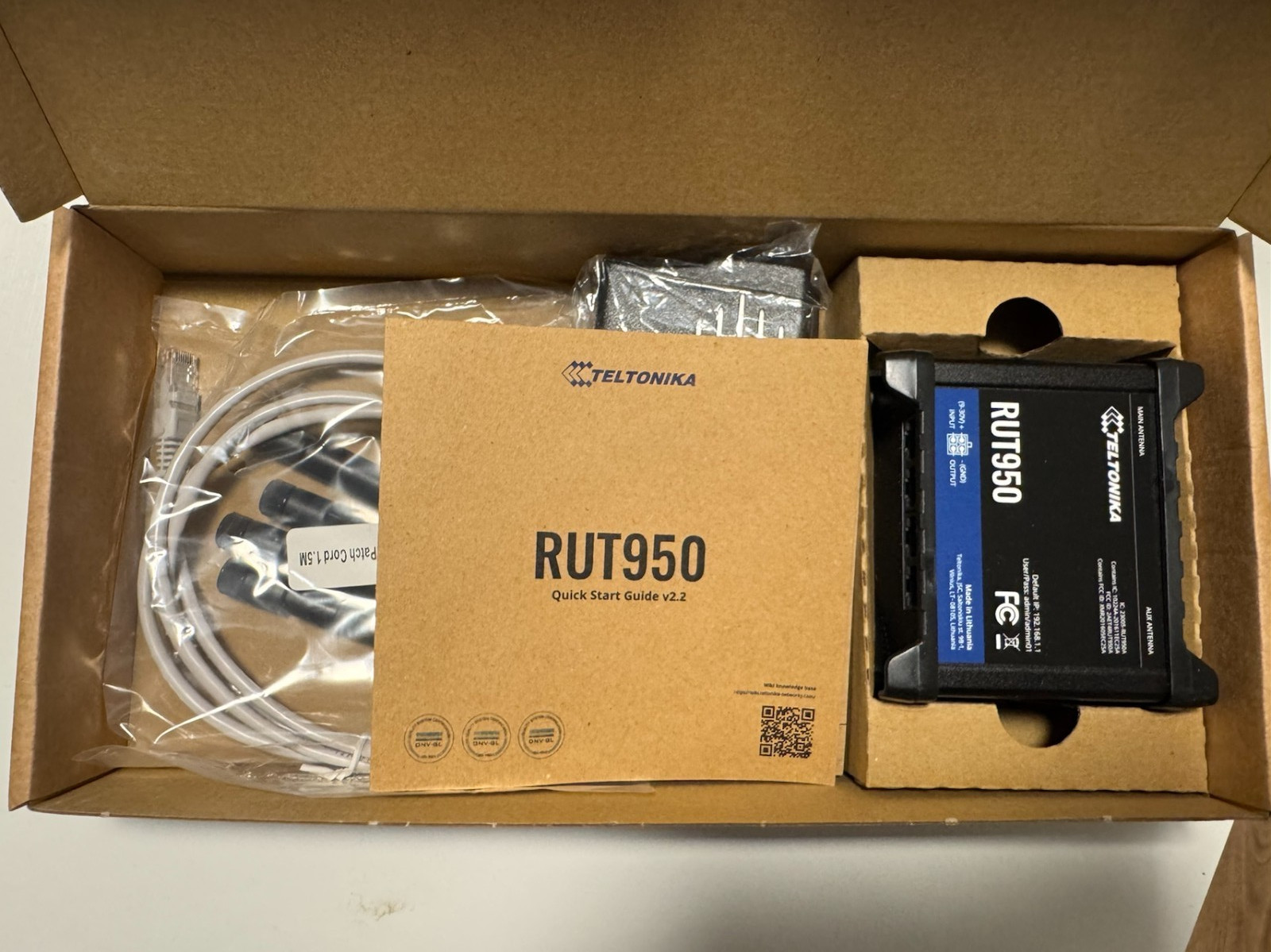 Teltonika RUT950 4 Port 150 Mbps Wi-Fi Hotspot Modem