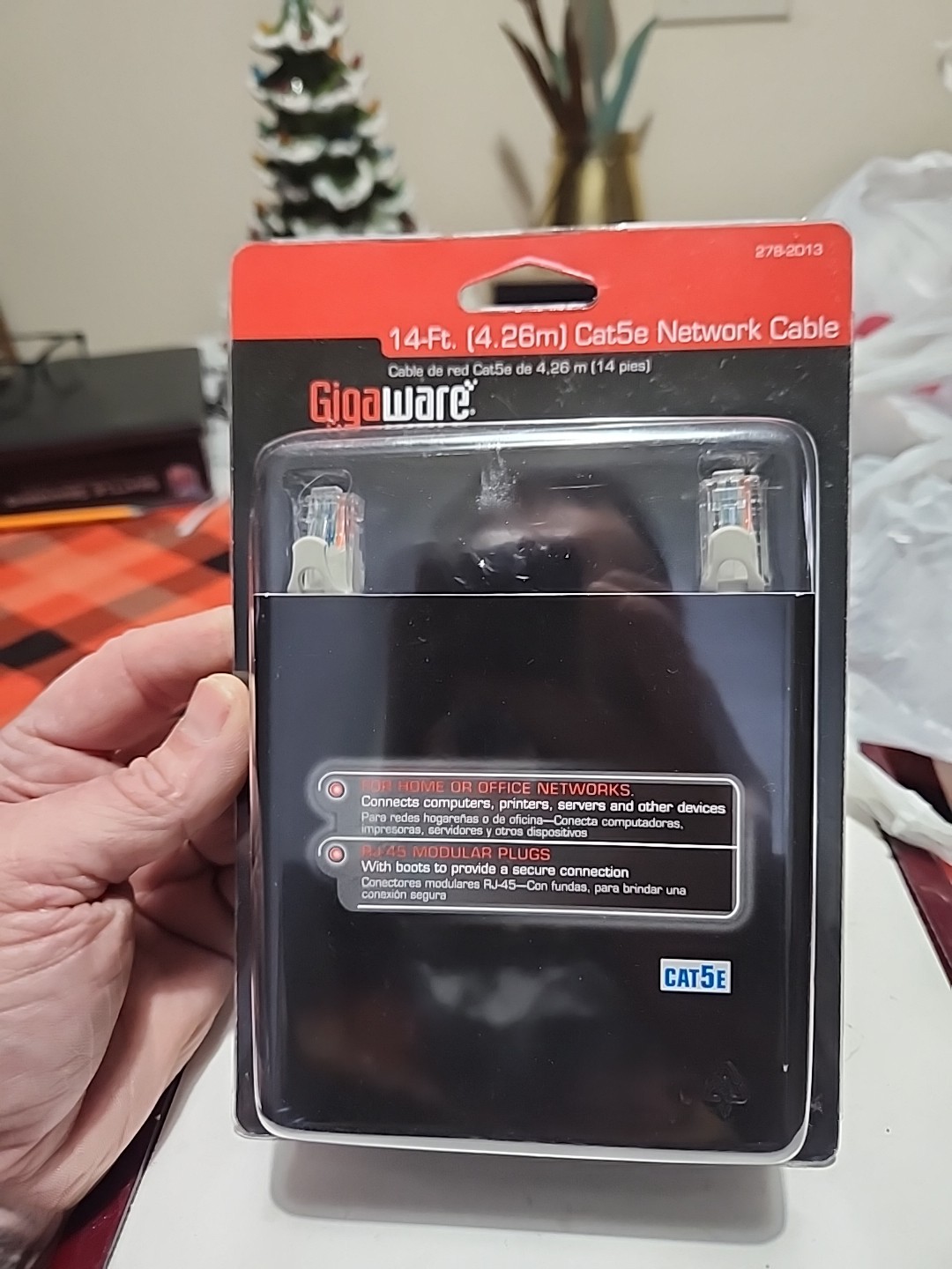 Gigaware 14-Ft (4.26m) Cat5e Network Cable w/ RJ-45 Modular Plugs - sealed NIB