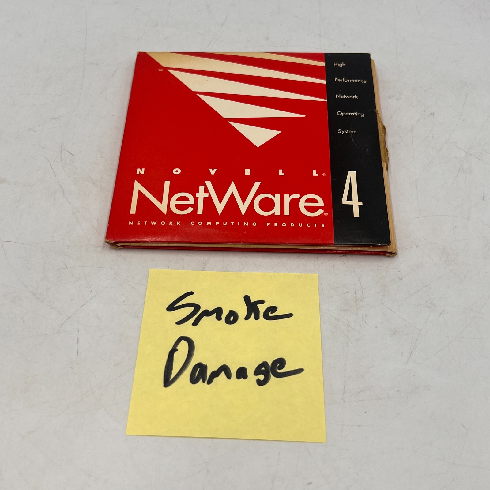 * CASE SMOKE DAMAGE * PHOTOS NOVELL NETWARE 4.1 WITH CDS AND DISK FLOPPY
