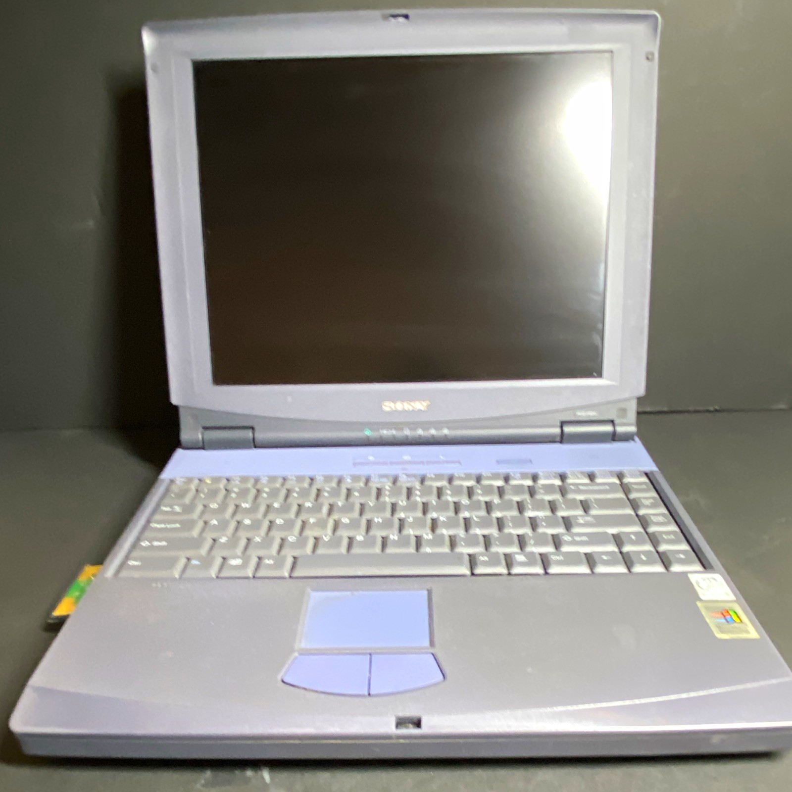 Sony VAIO PCG-F520 13in Pentium III Laptop Windows 98 Optical Drive (untested)