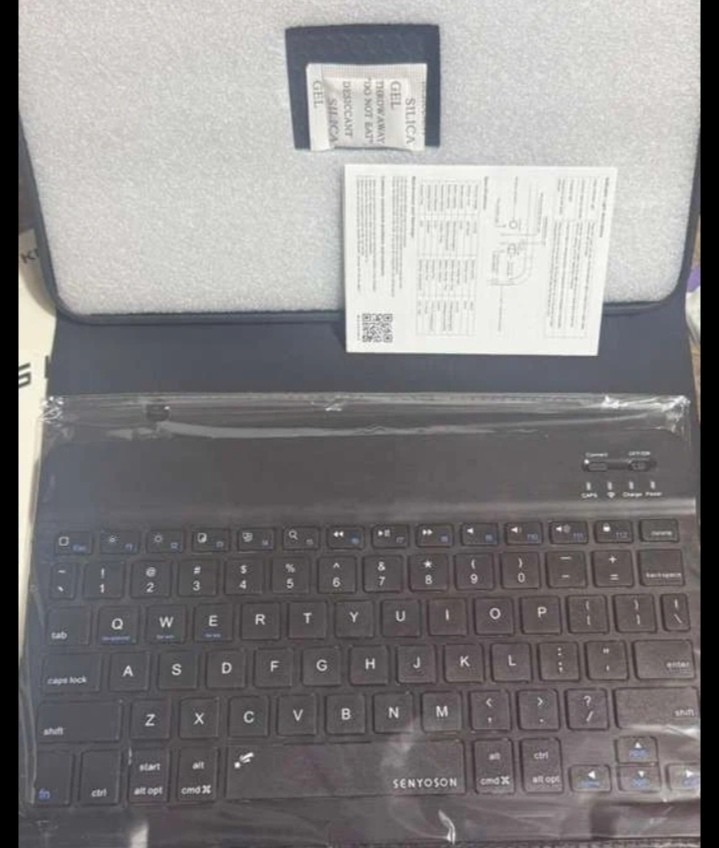 Keyboard Case for iPad 10th Gen 10.9" Wireless Bluetooth Folio Black New