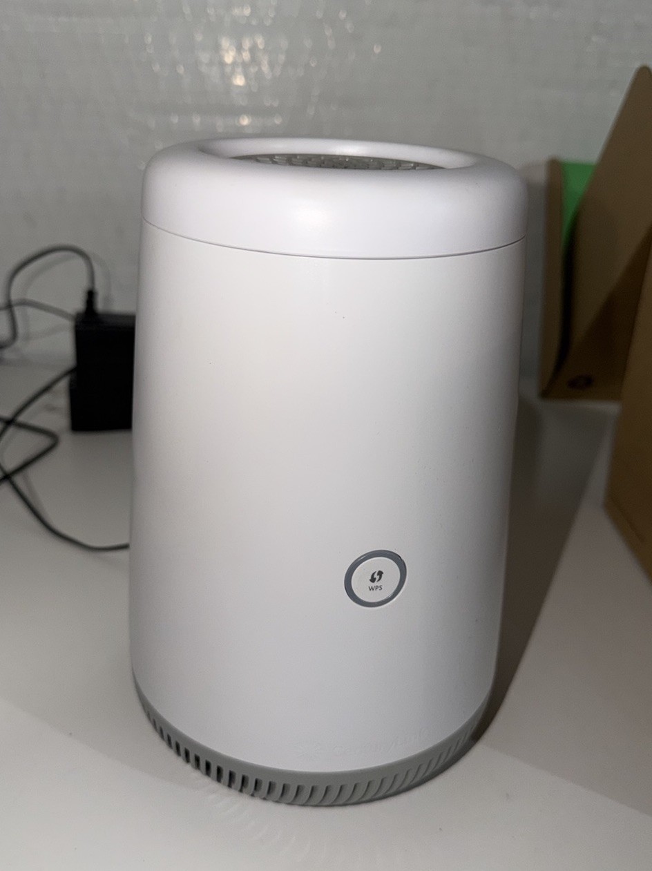 Centurylink Greenwave C4000XG Wi-Fi Hotspot Modem - White
