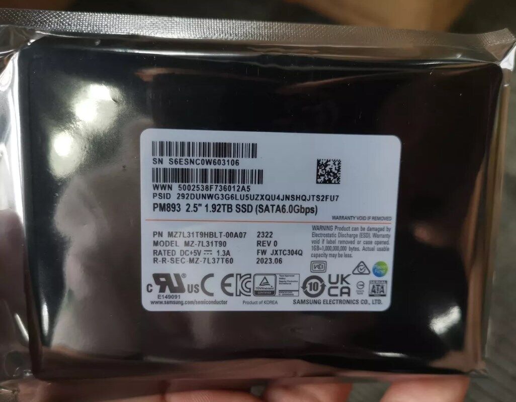Samsung PM893 1.92TB SSD SATA III 6Gb/s MZ7L31T9HBLT-00A07 Solid State Drive