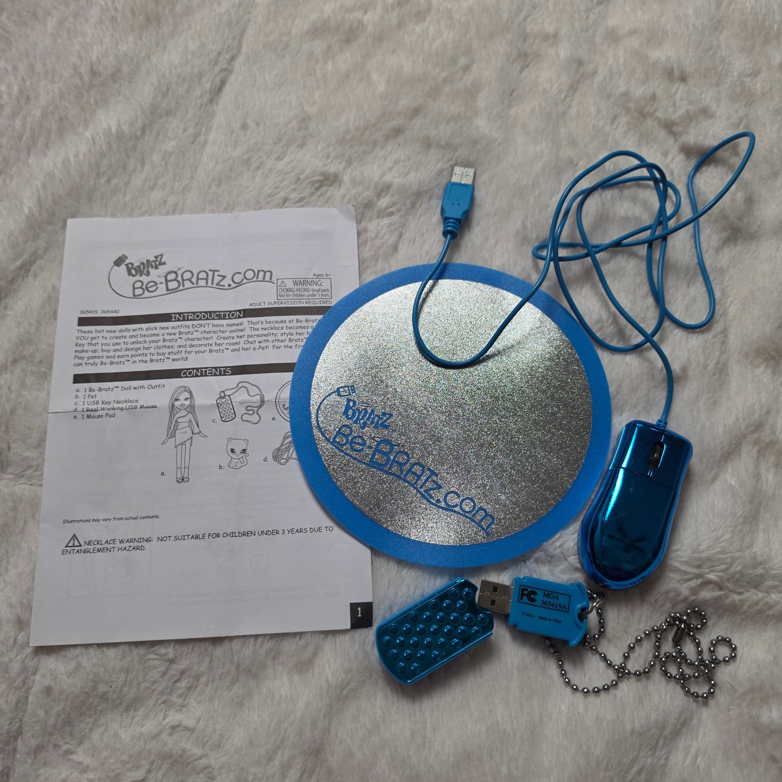 2007 Bratz Be-Bratz.com Blue Mouse Pad Key Necklace Accessory Lot USB Manual
