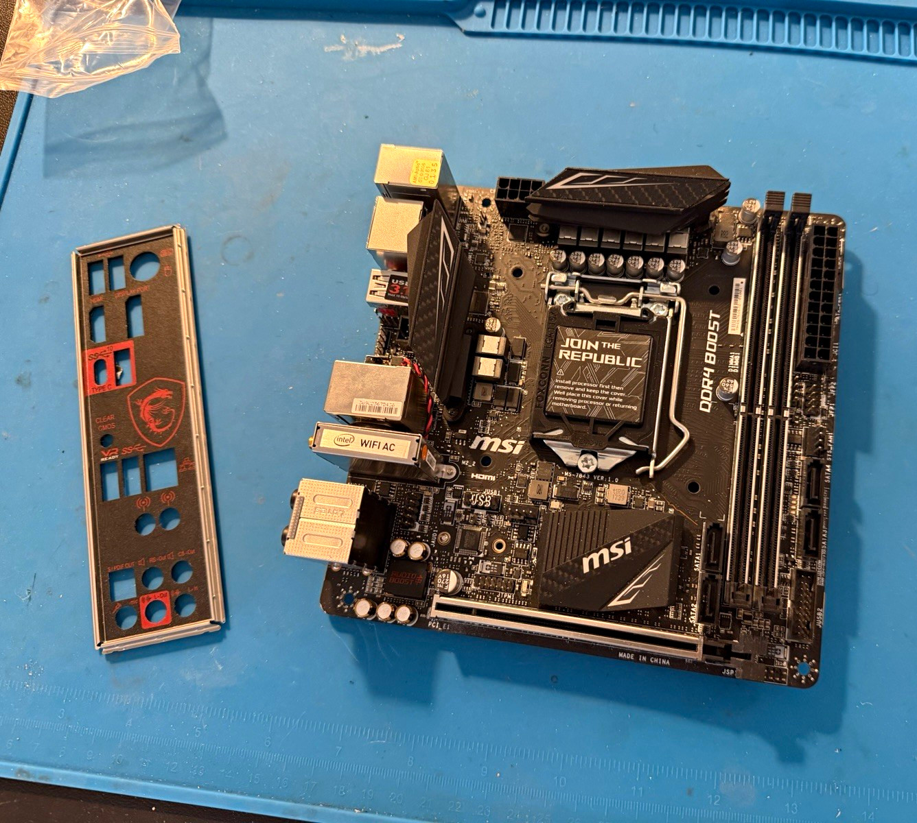 MSI Z370I GAMING PRO CARBON AC Mini ITX Motherboard DDR4