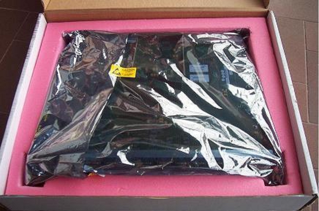 NEW Cabletron/Enterasys 2.5Gb ATM SmartSwitch 9000 9A100-04