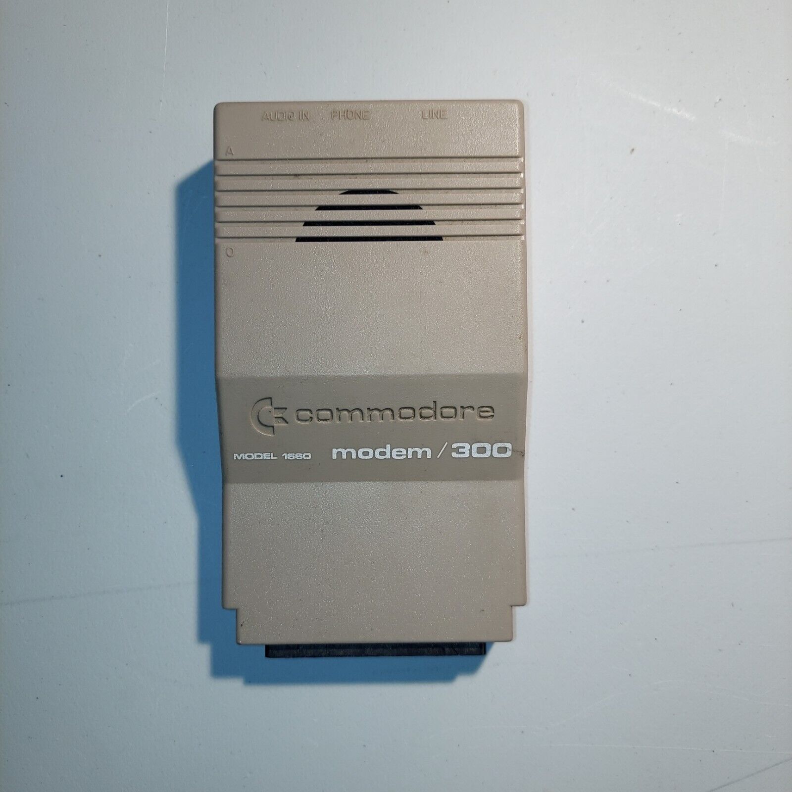 Vintage Commodore Model 1660 Modem / 300 - C64