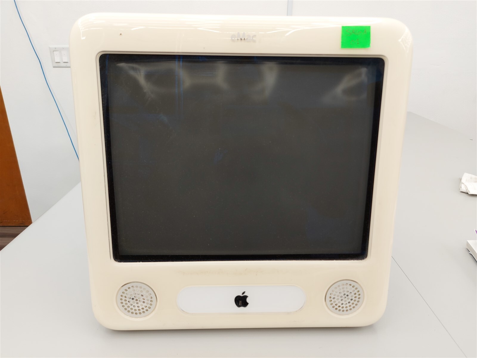 Vintage Apple eMac A1002 All in One Power PC Computer G2U
