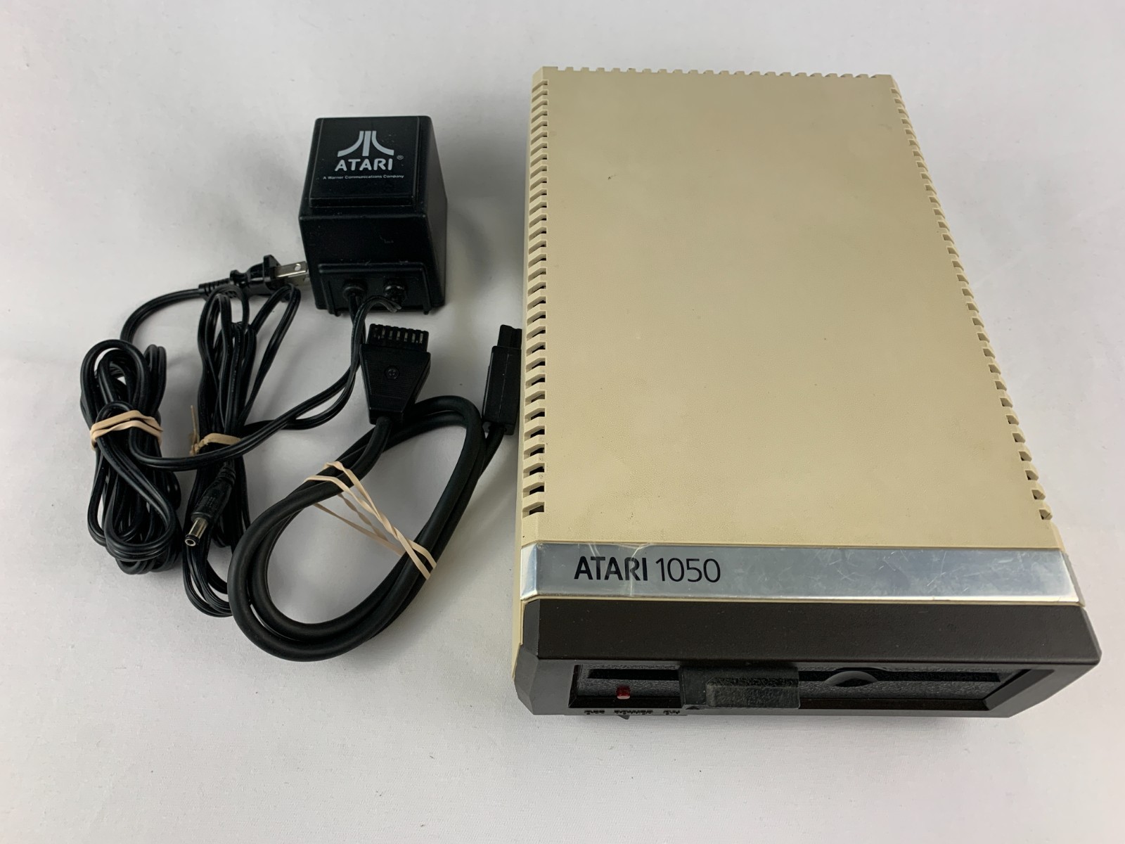 Atari 1050 Floppy Disc Drive w/ Cable & Power Supply, Tested for Power Only 818