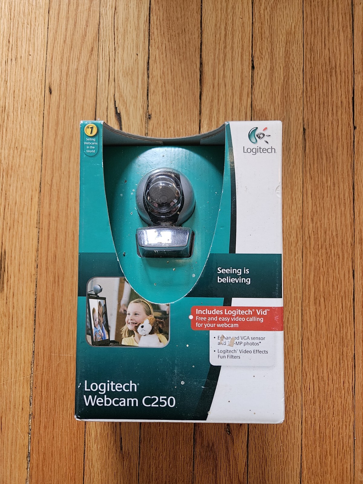 Logitech C250 Webcam USB 1.3MP photos Built-in Microphone Camera