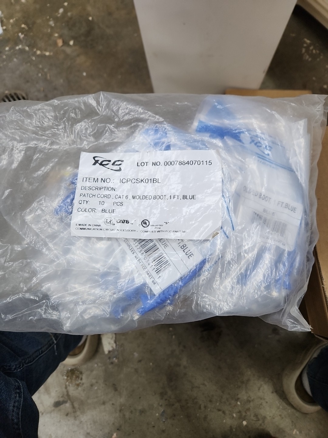 ICC ICC-ICPCST01BL PATCH CORD CAT6 CLEAR BOOT 1' BLUE