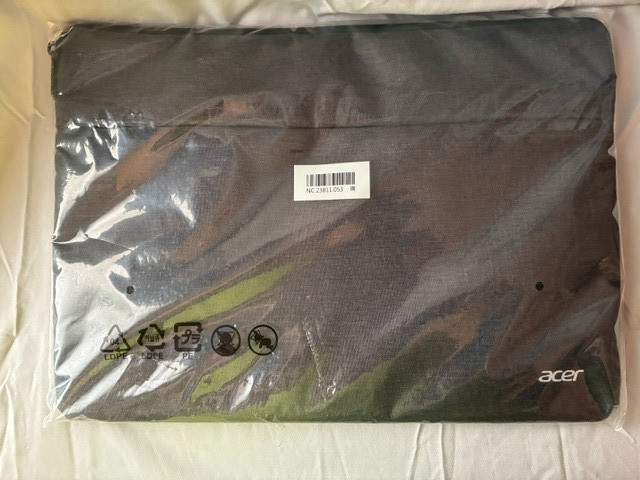 ACER Padded Protective Laptop Sleeve Case for 15.6" Computer -  NC.23811.053