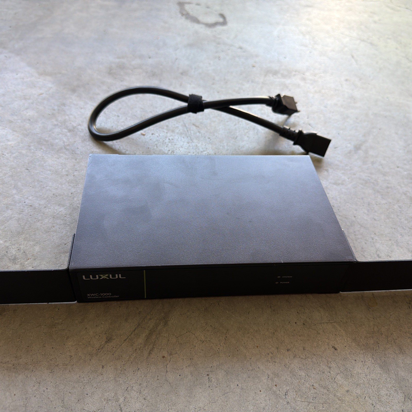 Luxul XWC-1000 VERSION 2 Wireless Controller System Includes Rack Mount