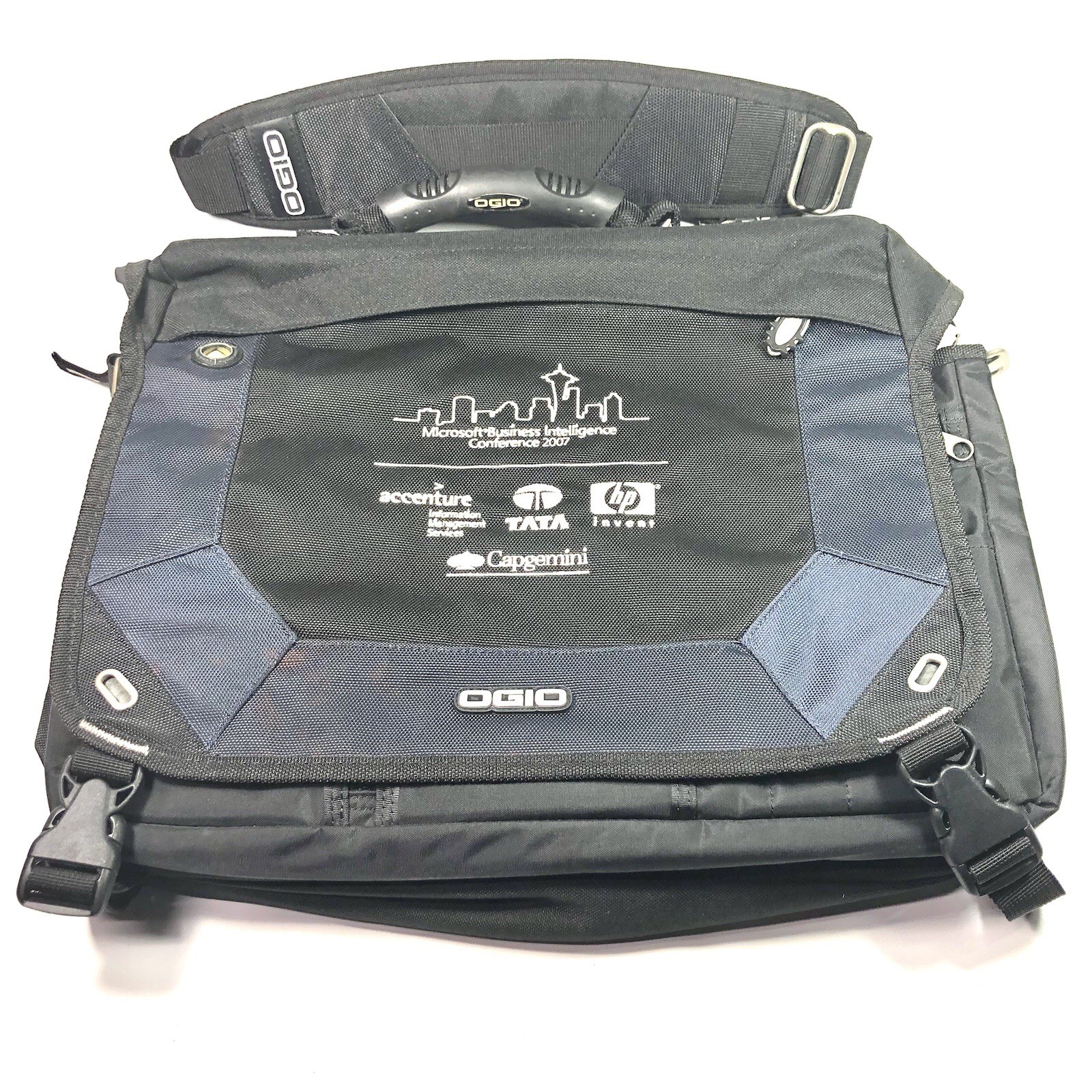 OGIO Jack Padded Laptop Messenger Bag 03507 Blue Black EUC Slight Stain On Flap