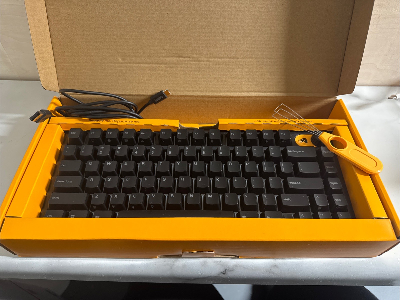 Glorious - GMMK  75% Wired  Gaming Keyboard - BLACK