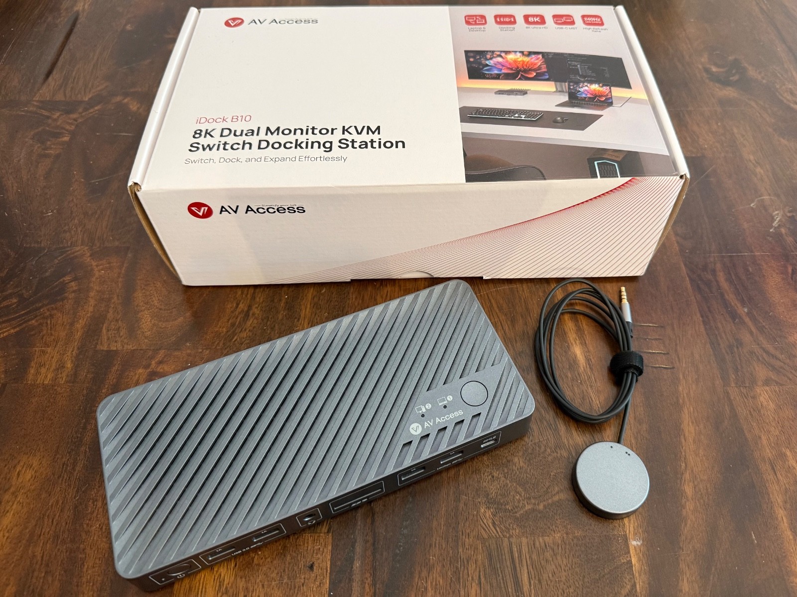 AV Access iDock B10 8K Dual Monitor KVM Switch Docking Station (Complete In Box)