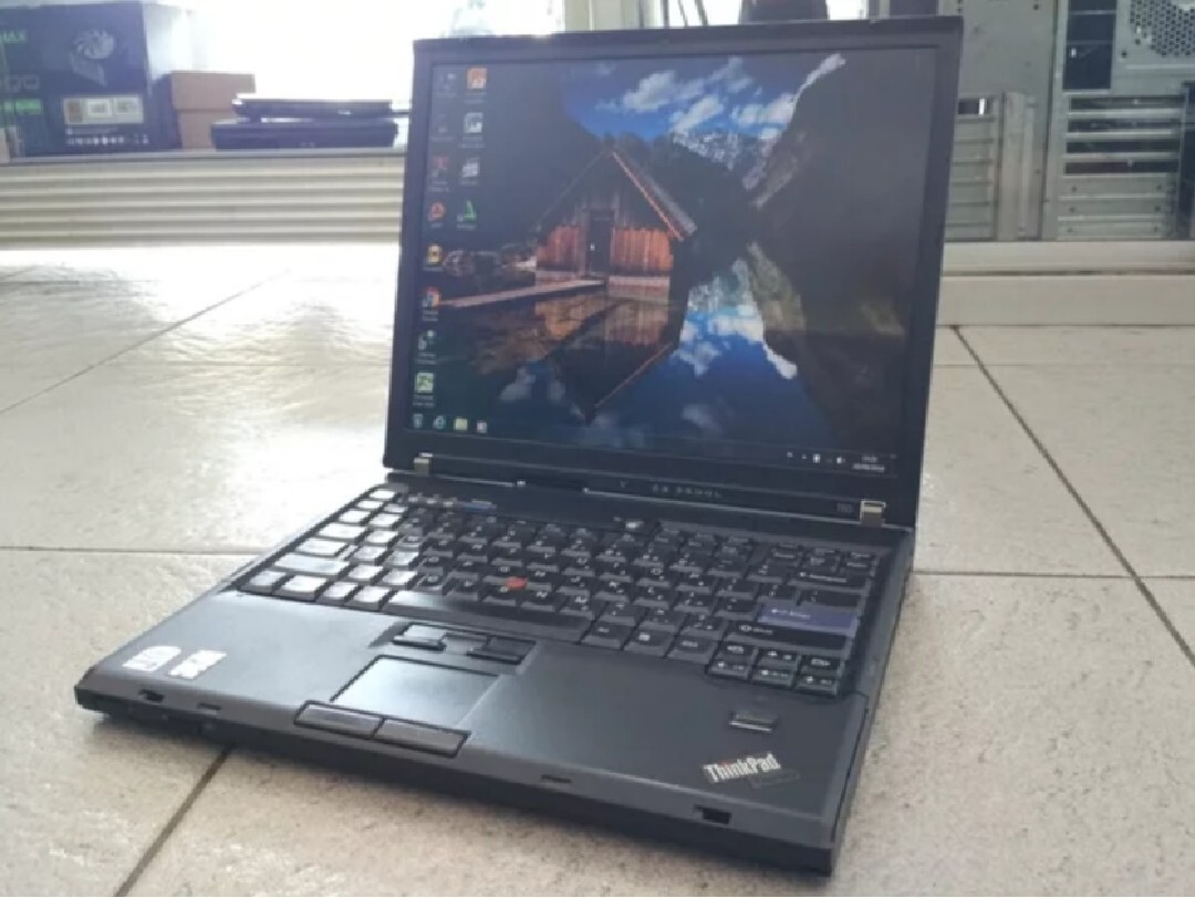 CLASSIC IBM T60 ✅THINKPAD✅ T7200 2.0GHz Win7-64 BIT  SXGA+VINTAGE GAMING laptop.