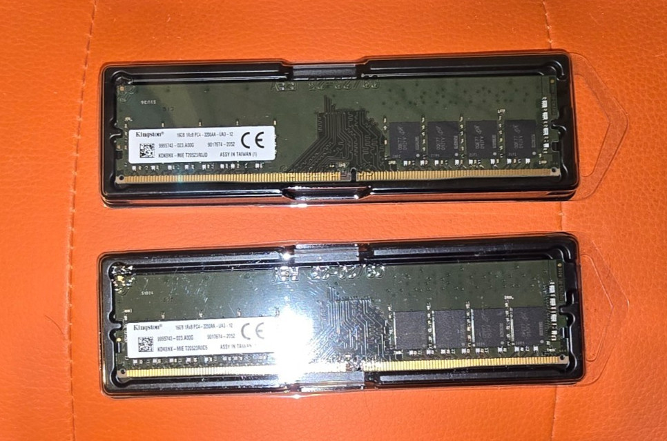Kingston 32GB (2x 16GB) PC4-3200AA DIMM DDR4 Non-ECC 288-Pin Desktop Memory RAM